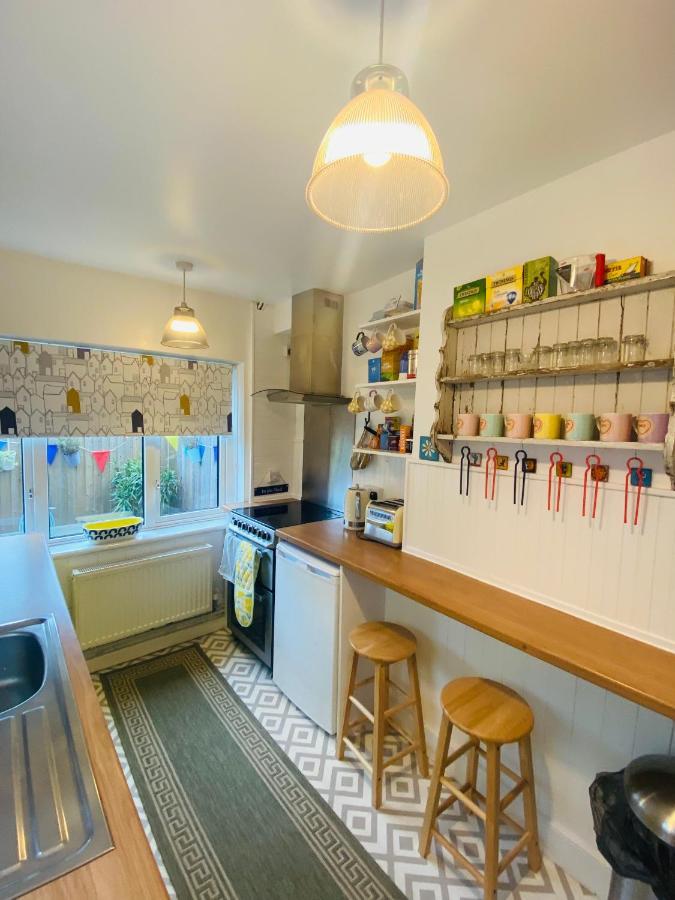 Lovely Seaside Town House Гастингс Экстерьер фото